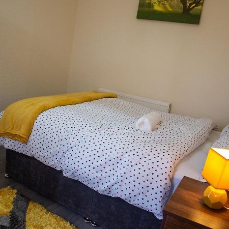 Royale Green View House- Free Parking, Wifi, Perfect For Contractors And Holiday Northampton Luaran gambar