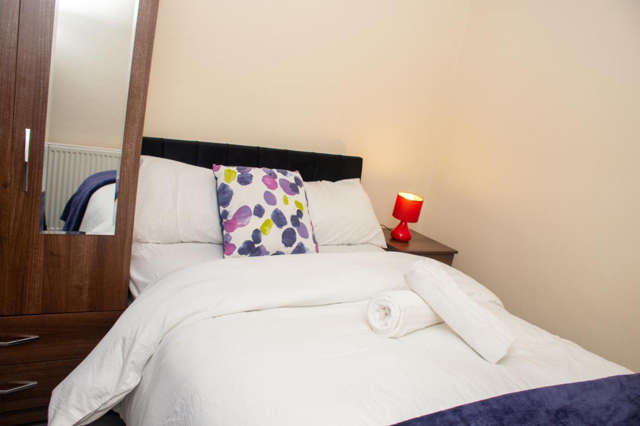 Royale Green View House- Free Parking, Wifi, Perfect For Contractors And Holiday Northampton Luaran gambar