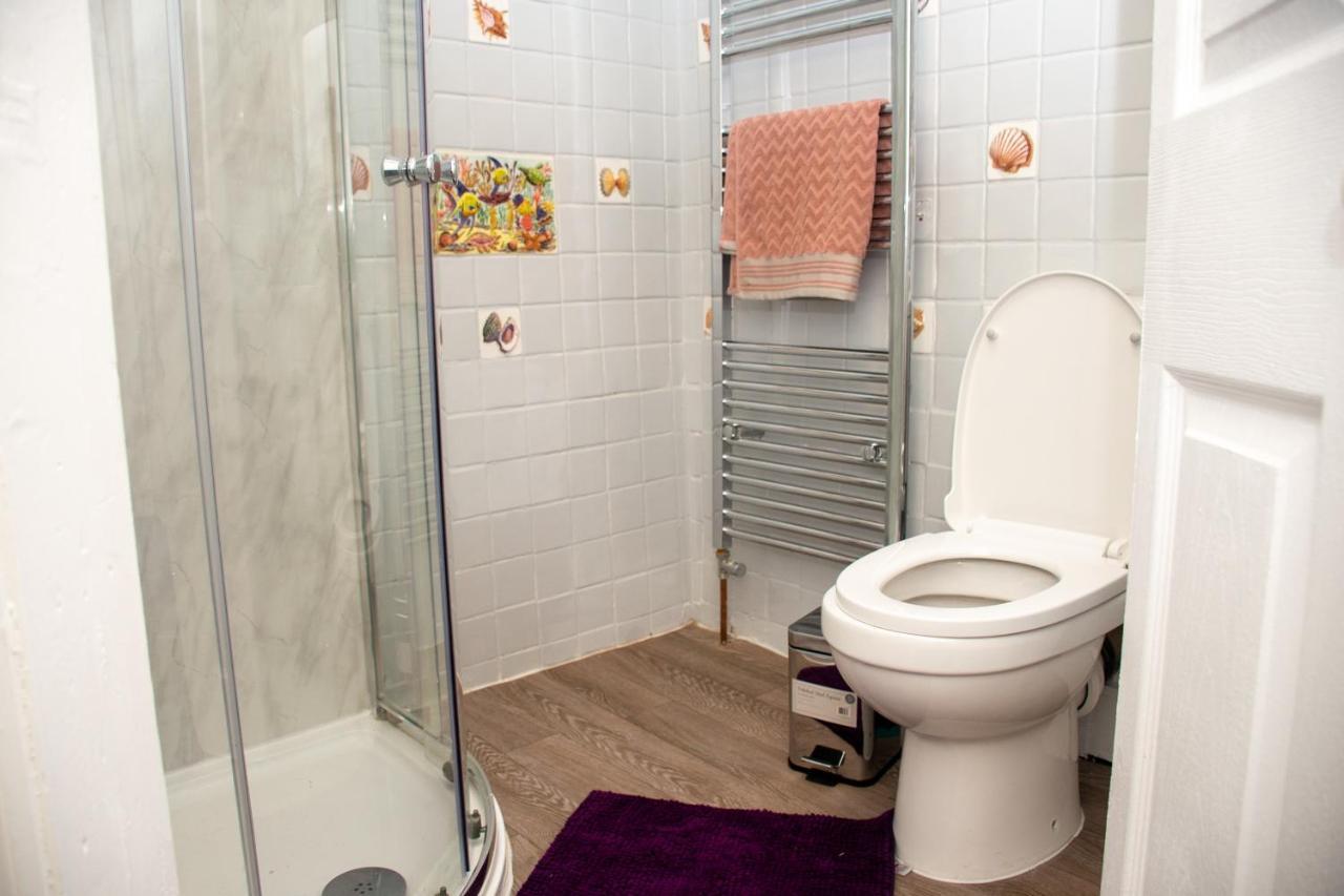 Royale Green View House- Free Parking, Wifi, Perfect For Contractors And Holiday Northampton Luaran gambar