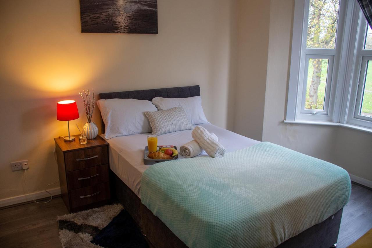 Royale Green View House- Free Parking, Wifi, Perfect For Contractors And Holiday Northampton Luaran gambar