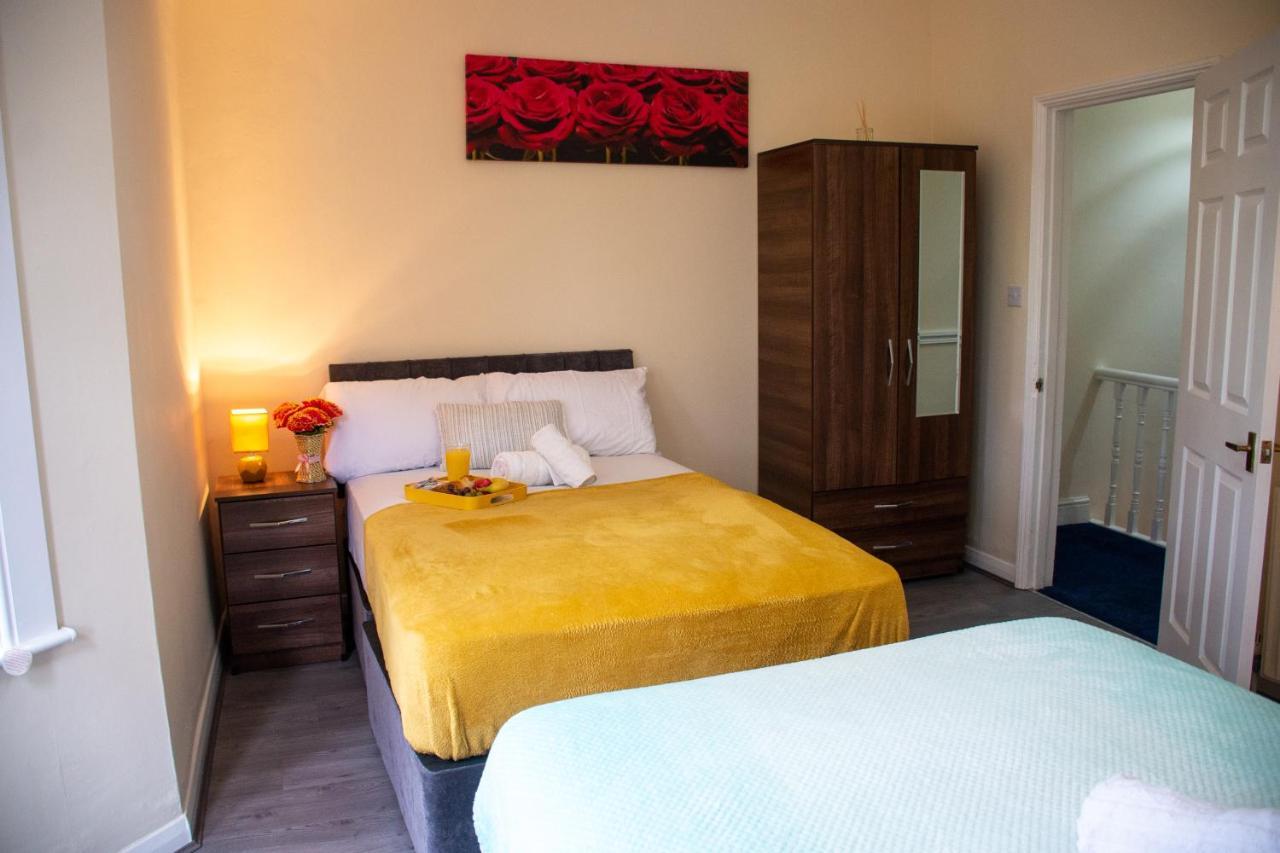 Royale Green View House- Free Parking, Wifi, Perfect For Contractors And Holiday Northampton Luaran gambar